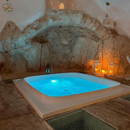 Arquati Suite Luxury Apartment Ostuni Bagian luar foto