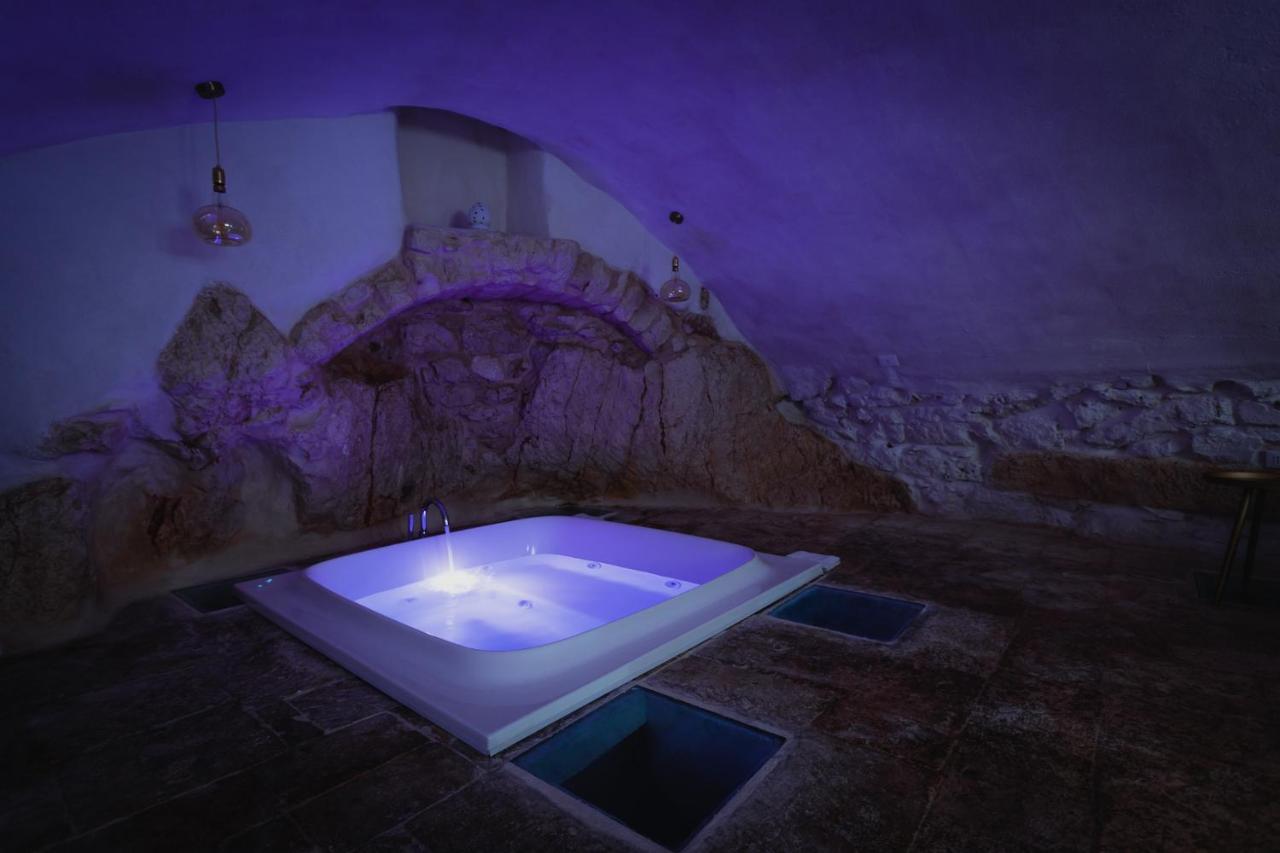 Arquati Suite Luxury Apartment Ostuni Bagian luar foto
