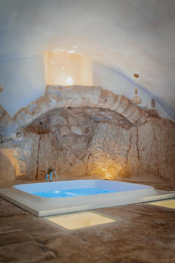 Arquati Suite Luxury Apartment Ostuni Bagian luar foto