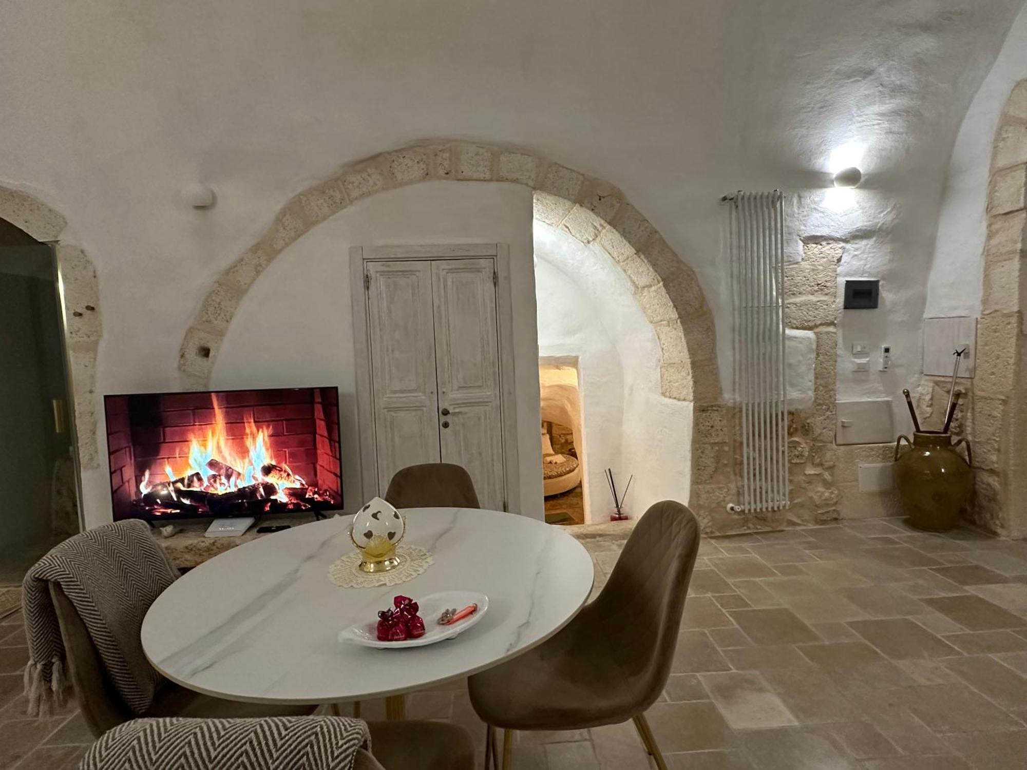 Arquati Suite Luxury Apartment Ostuni Bagian luar foto
