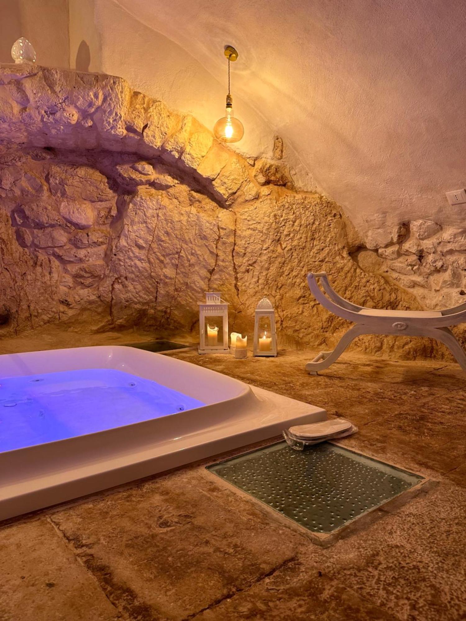 Arquati Suite Luxury Apartment Ostuni Bagian luar foto