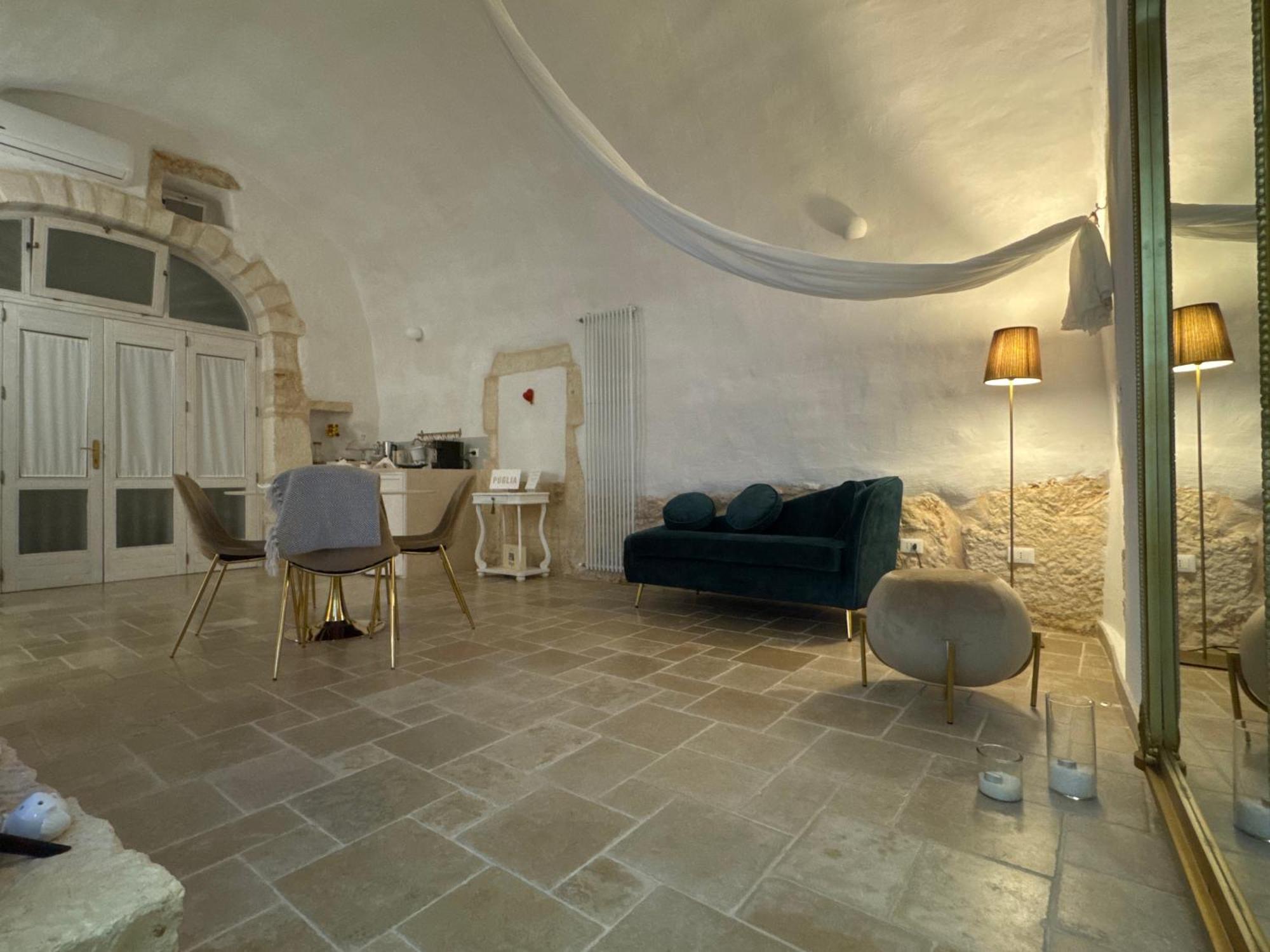 Arquati Suite Luxury Apartment Ostuni Bagian luar foto